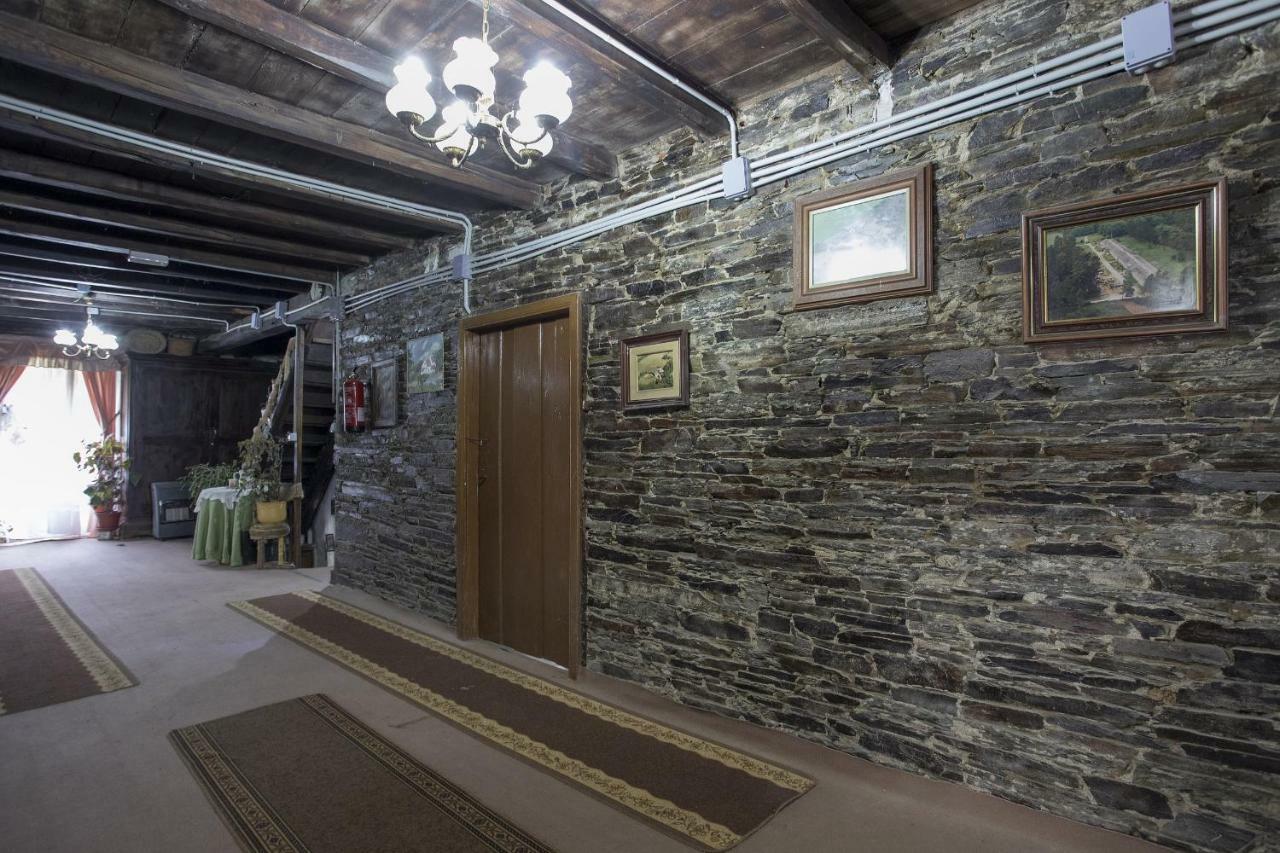 A Fonte Das Bodas Samos Buitenkant foto
